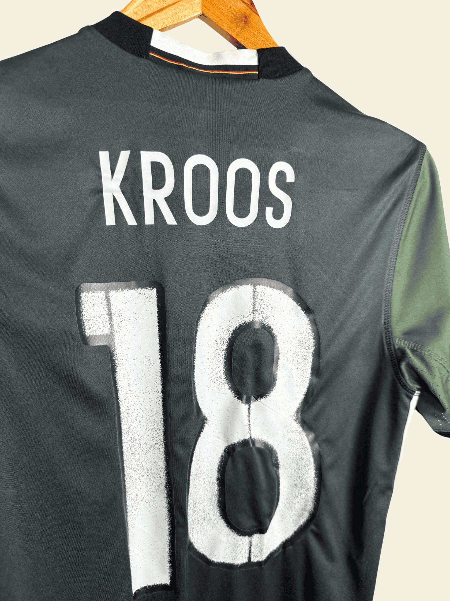 2016-germany-away-toni-kroos-18-small-aa0110-adidas-3
