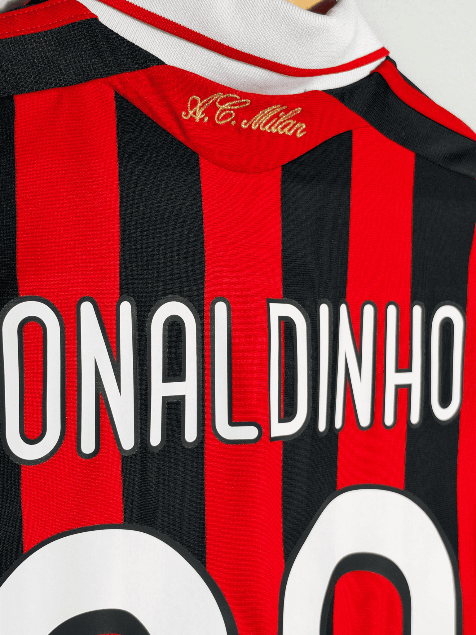 2008 AC Milan Home – Ronaldinho #80 Small - Image 4